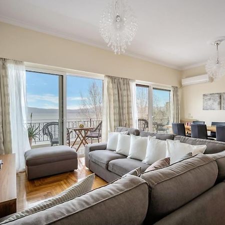 Bright Central Apartment With Splendid Sea View! Chalkida Bagian luar foto