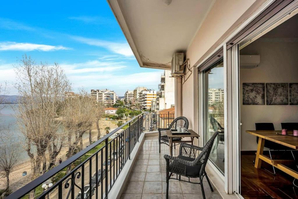 Bright Central Apartment With Splendid Sea View! Chalkida Bagian luar foto