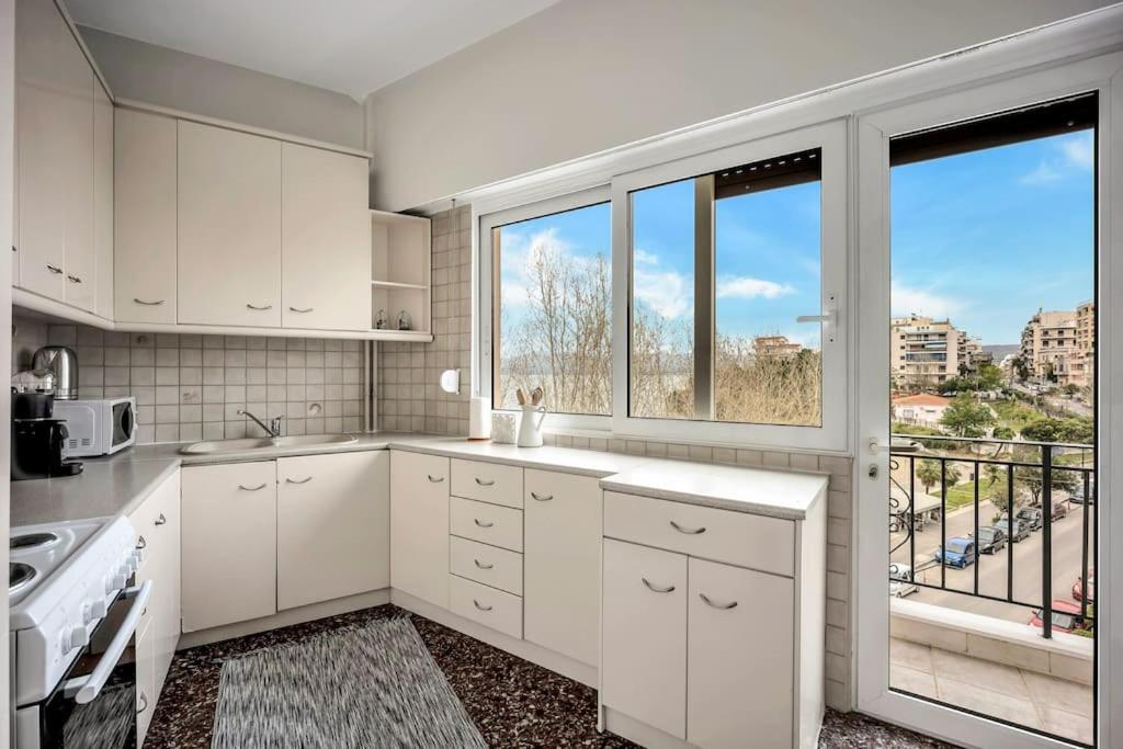 Bright Central Apartment With Splendid Sea View! Chalkida Bagian luar foto