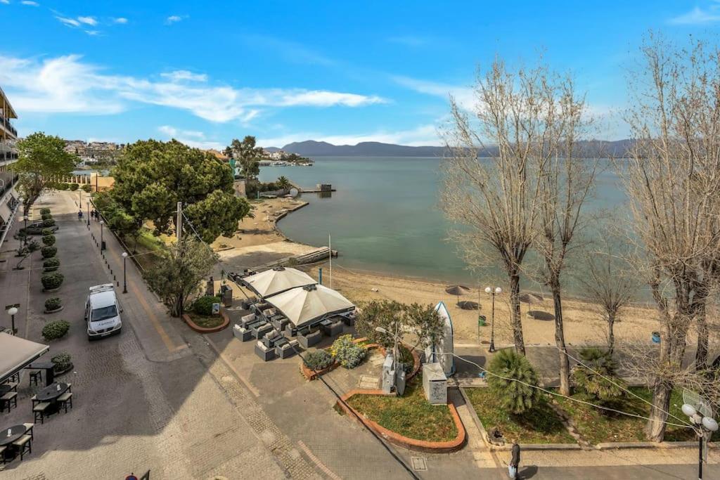 Bright Central Apartment With Splendid Sea View! Chalkida Bagian luar foto