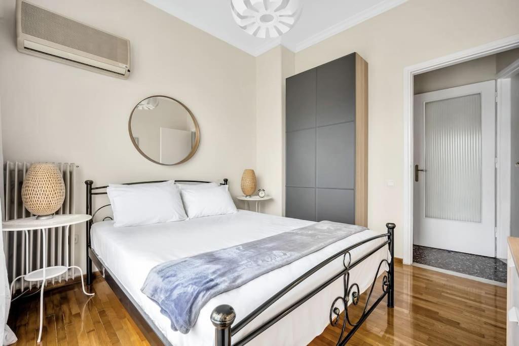 Bright Central Apartment With Splendid Sea View! Chalkida Bagian luar foto