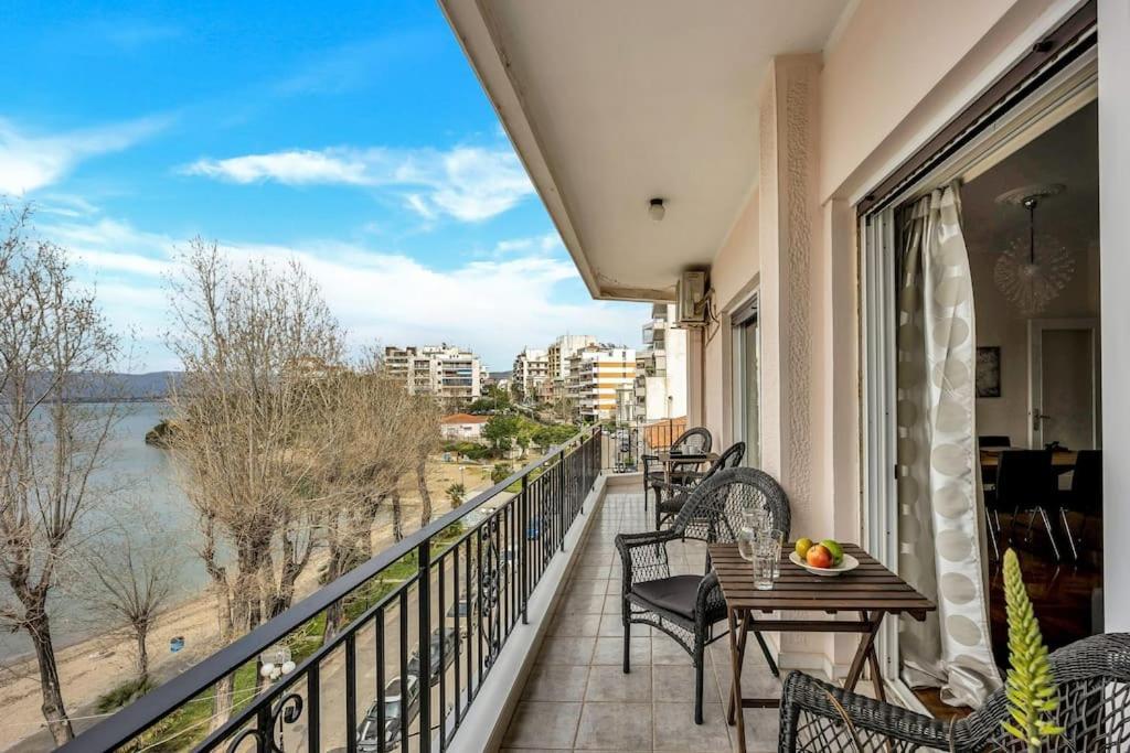 Bright Central Apartment With Splendid Sea View! Chalkida Bagian luar foto