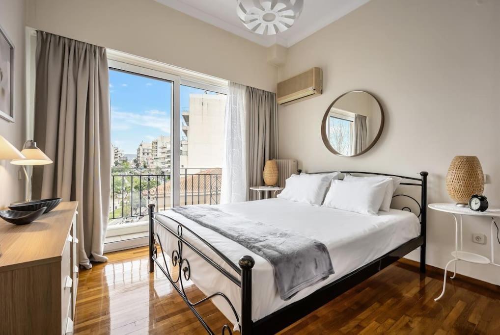 Bright Central Apartment With Splendid Sea View! Chalkida Bagian luar foto